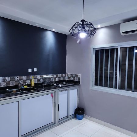 Meuble 1Ch 2E Ch Dispo Avec Un Supplement E1D Apartment Douala Ngoại thất bức ảnh