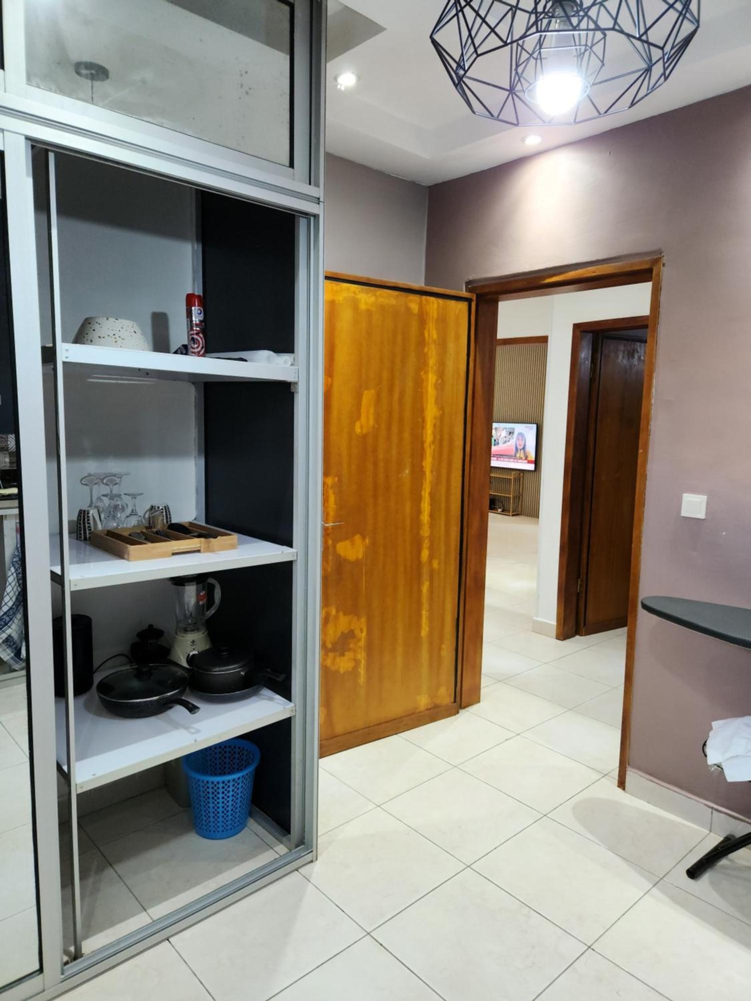 Meuble 1Ch 2E Ch Dispo Avec Un Supplement E1D Apartment Douala Phòng bức ảnh