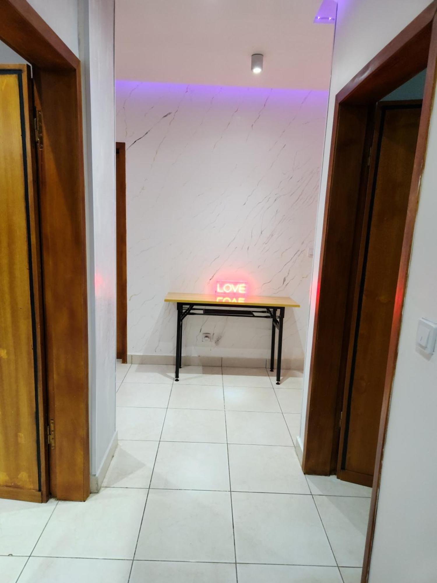 Meuble 1Ch 2E Ch Dispo Avec Un Supplement E1D Apartment Douala Ngoại thất bức ảnh
